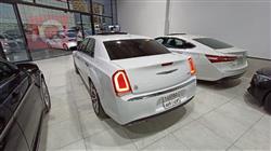 کرایسلەر 300